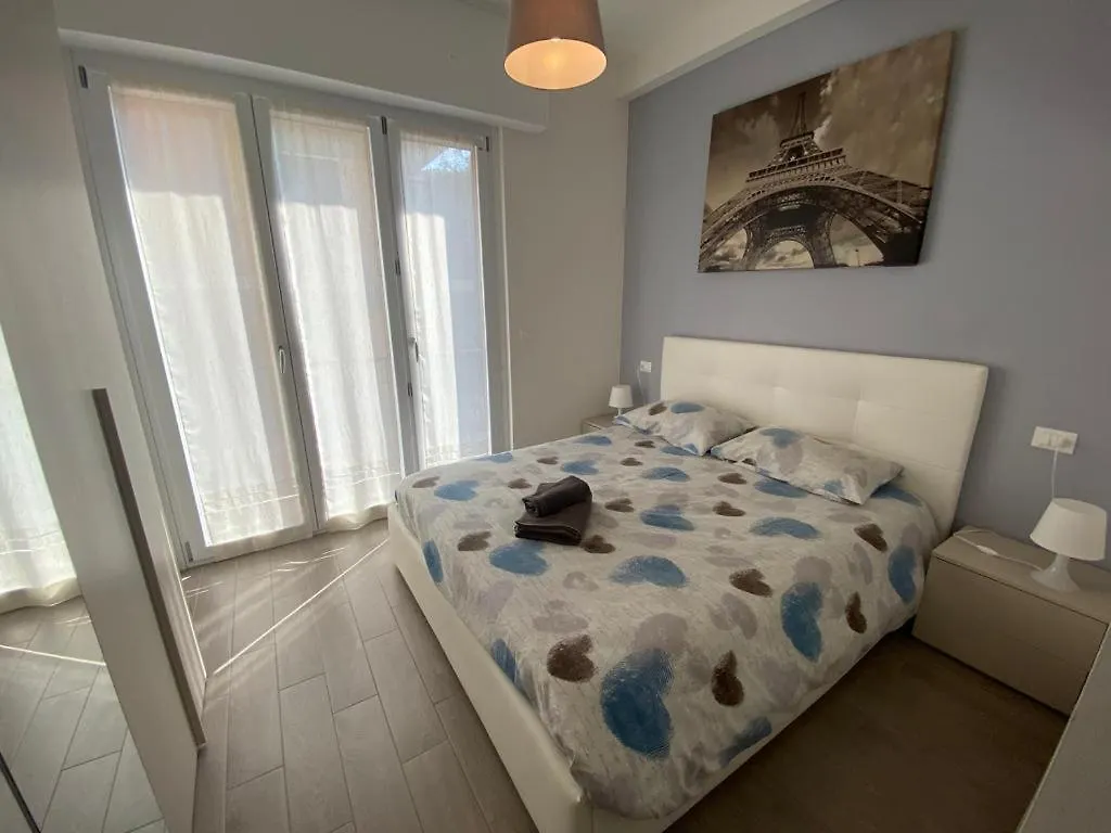 Gianluca Apartments 7A Finale Ligure 0*,  Italy