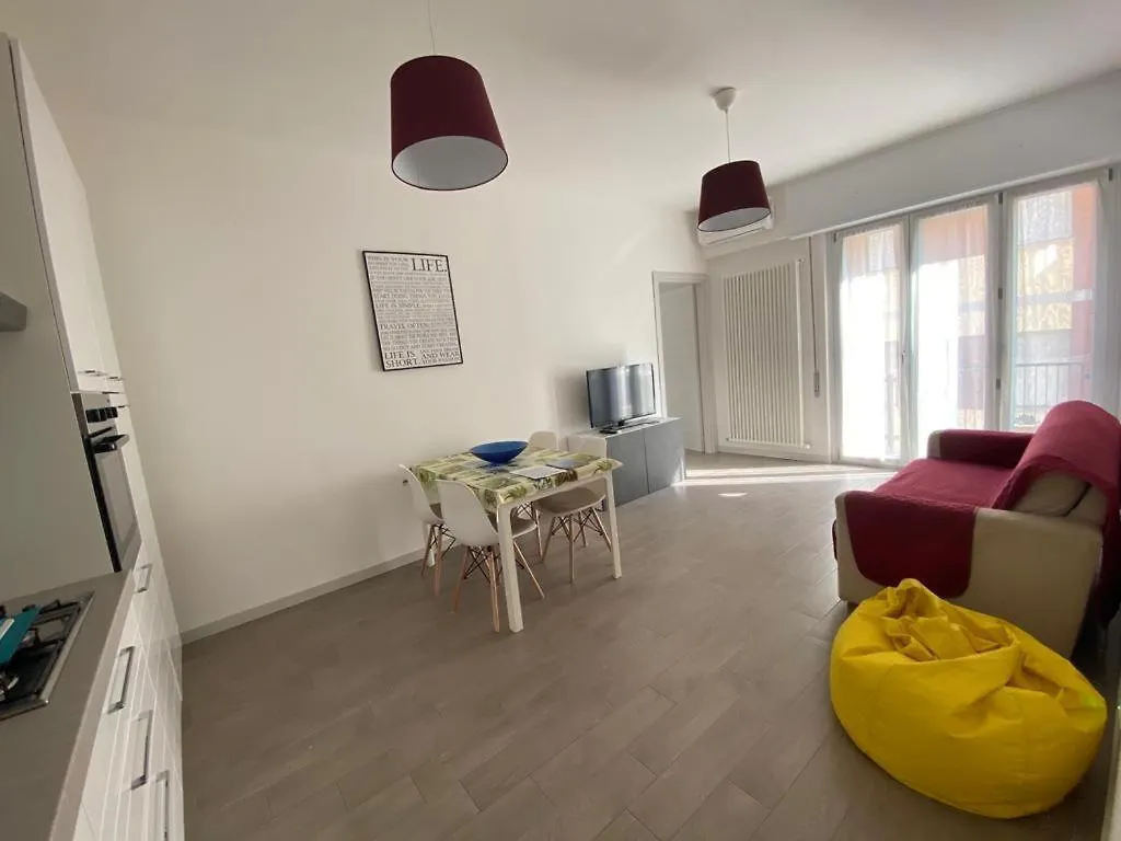 Gianluca Apartments 7A Finale Ligure